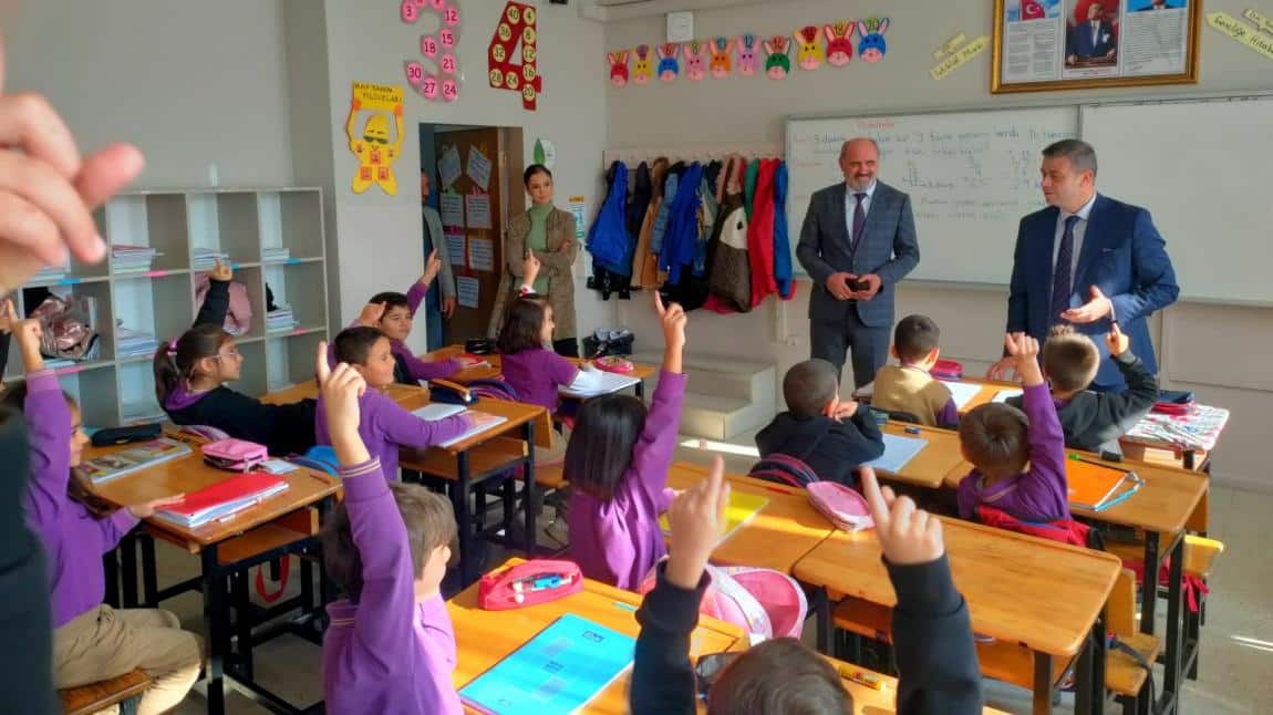 Yalova İl Milli Eğitim Müdürü Halil İbrahim AKMEŞE Okulumuzu Ziyaret Etti